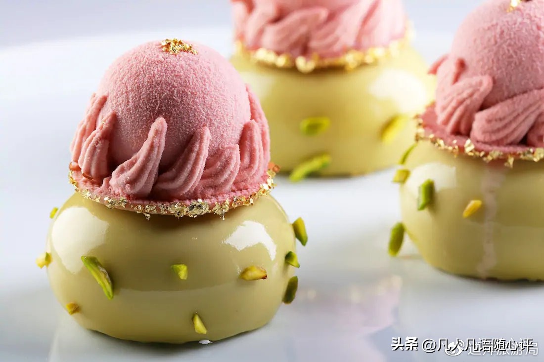 展开迪拜的这把“东方折扇”