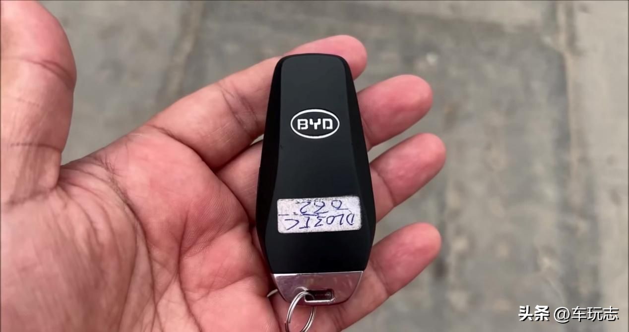 e6比亚迪新能源汽车,纯电动比亚迪e6不容忽视的亮点