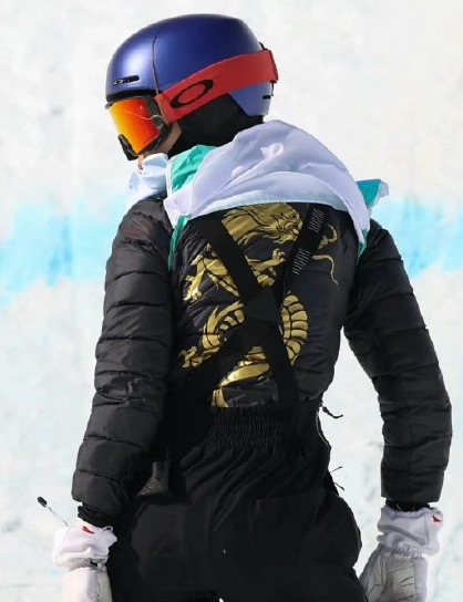 吃韭菜盒子涂美甲，轻松闯入决赛，谷爱凌这小姑娘到底啥人设