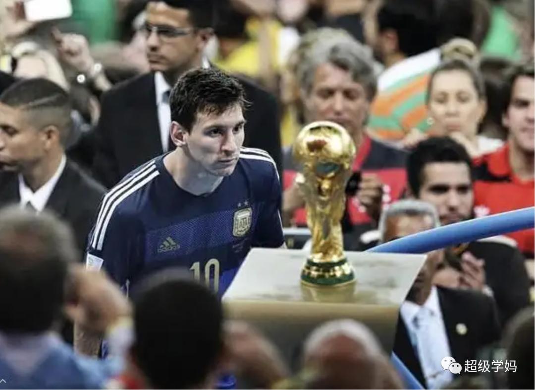 足球令人热血沸腾的比赛跌宕起伏,足球的魅力不止于比赛