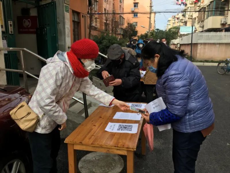 战疫英雄手绘作品,上海抗疫军人风采