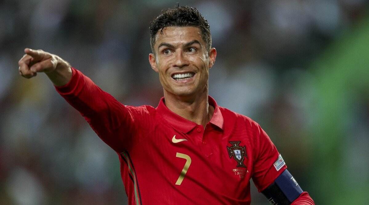 谁才是足坛历史第一人,谁是足坛第一中锋