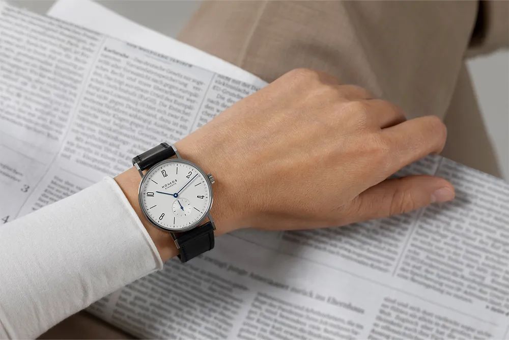 1万多逃不过的选择!这块表的设计就突出一个极简美