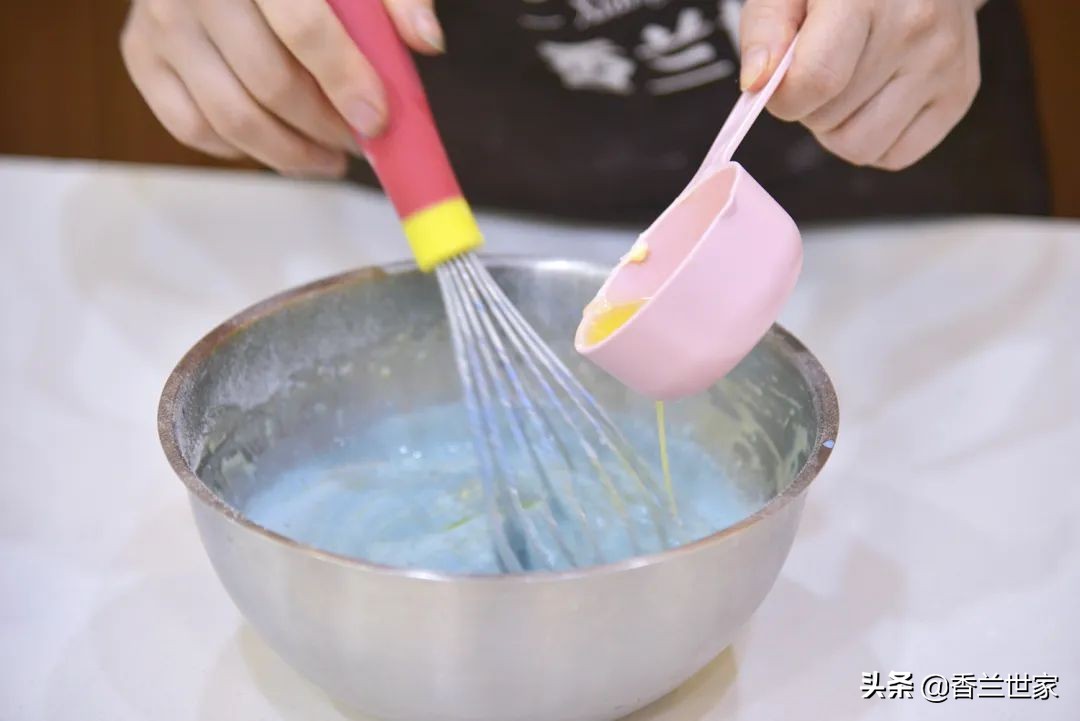 香兰蛋糕教学视频,乌龙蜜桃千层蛋糕教程