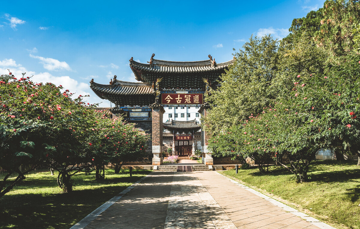 云南建水临安古城,云南适合穷游的古城