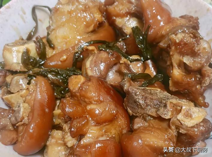 教你怎么做简单又好吃的卤猪脚,卤去骨猪脚家常做法