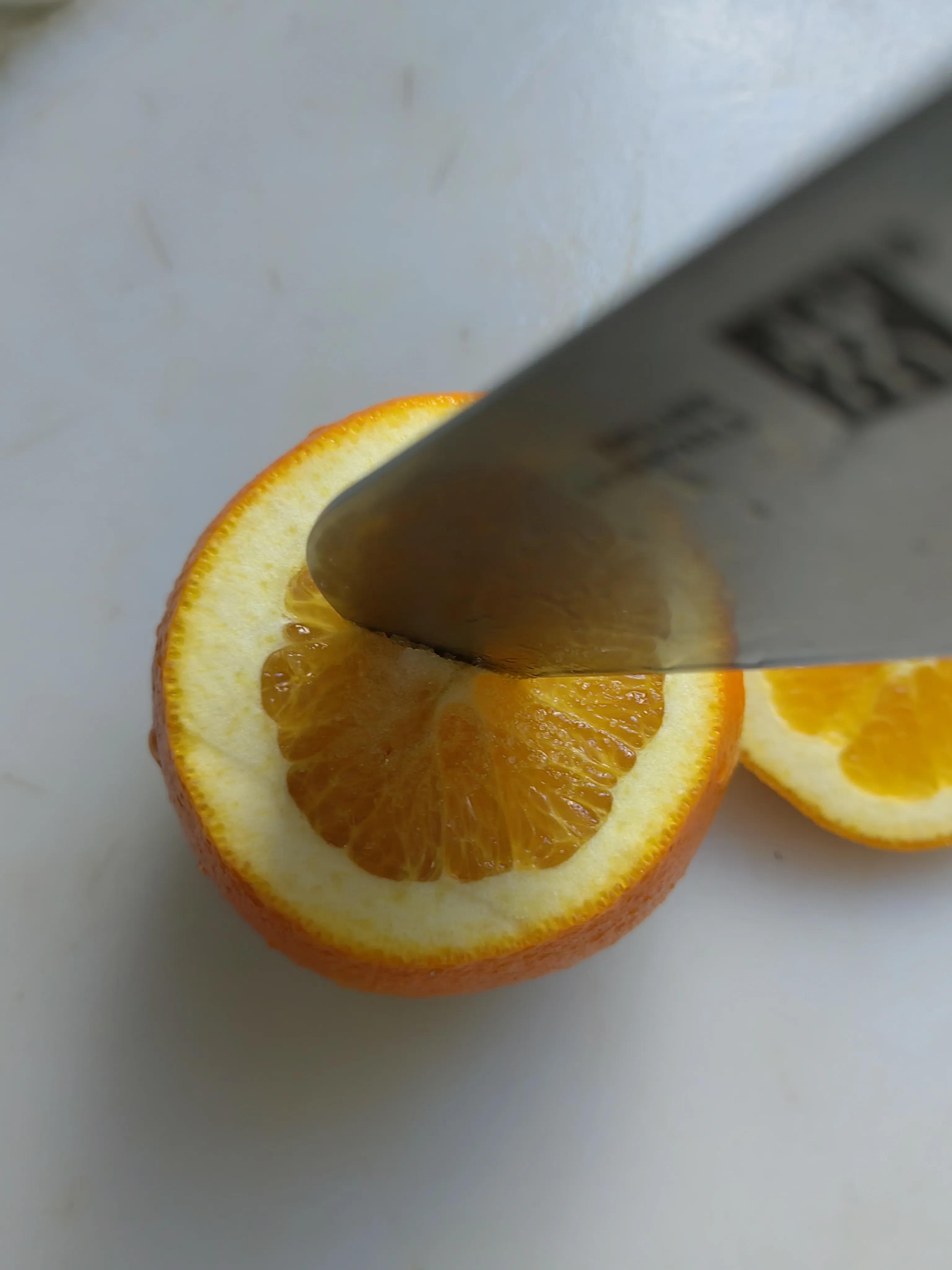 喉咙疼用橙子抹盐,喉咙疼盐蒸橙子好吃管用吗