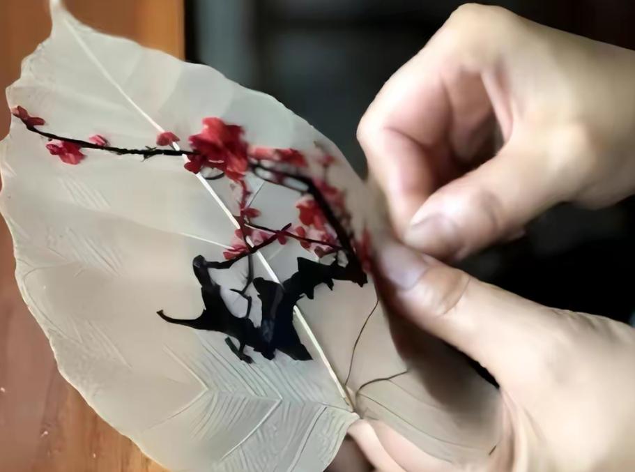 她用一片叶子，反手能卖7000元，在国外每年赚900万