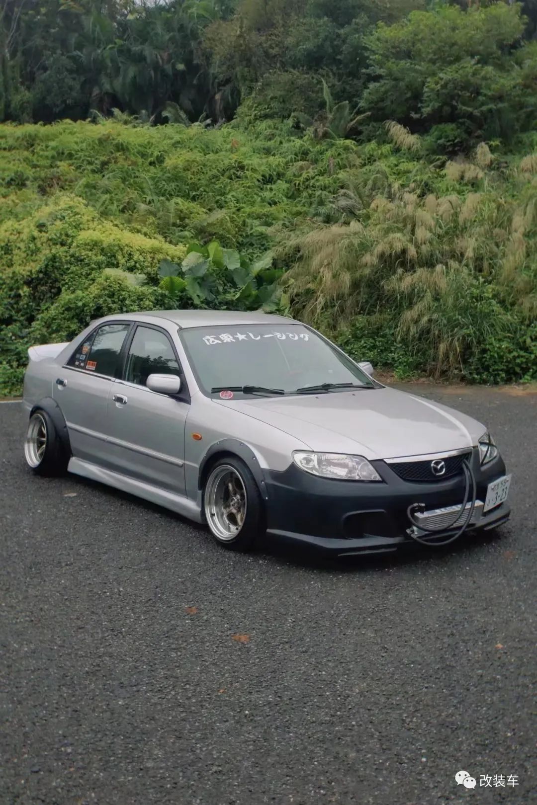 马自达323玩漂移,马自达323狂飙