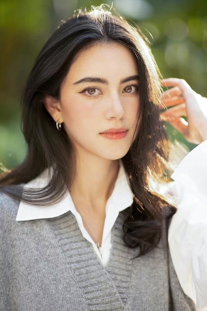 他泰颜值一姐情商这么低？频频迷惑发言引发争议，如今脸也崩了？