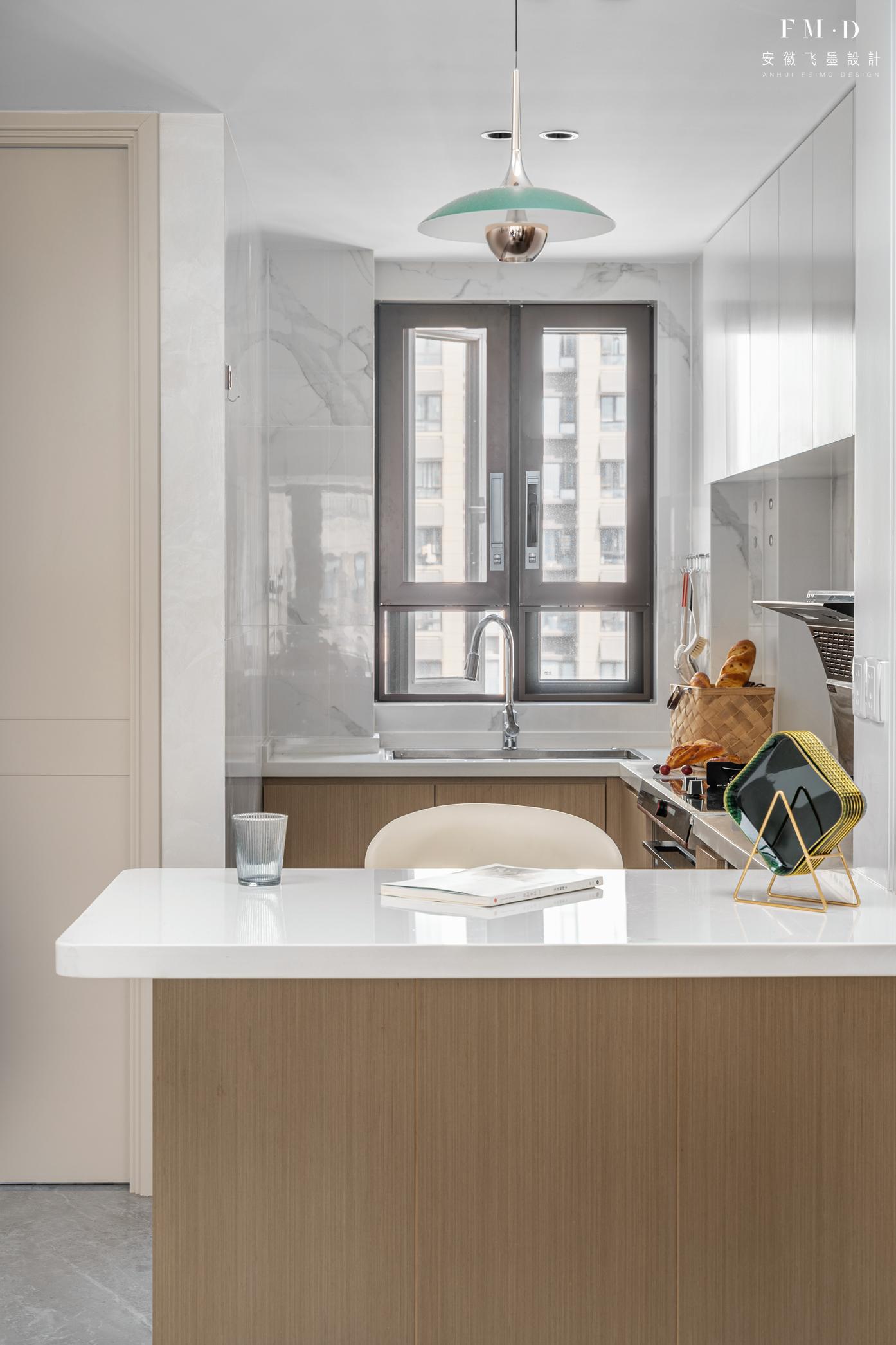 开间4米做满墙和不做满墙的区别,客厅开间2.5米适不适合做满墙