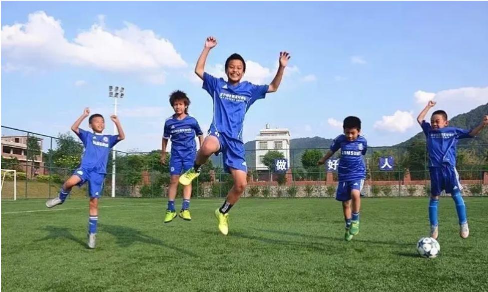 鏉庨搧瓒崇悆闈掕浜嬩笟,涓浗瓒崇悆闈掕鏁欑粌鏉庨搧