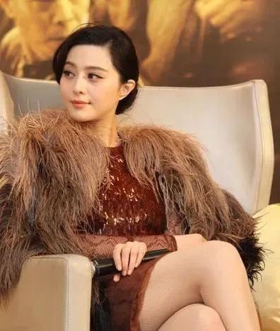 范冰冰在街头照片,范冰冰回归机场街拍阵营