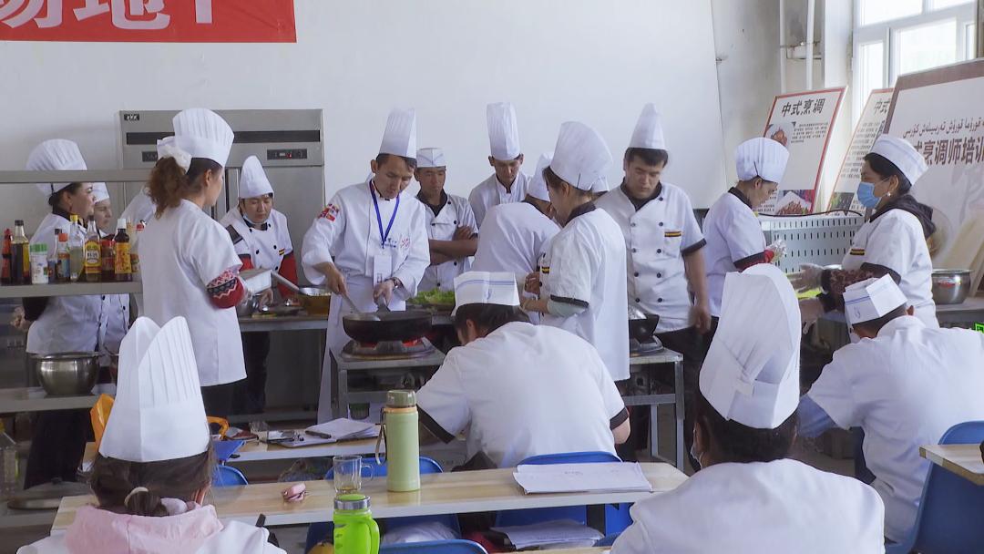 技能培训促餐饮发展,餐饮职业技能培训班