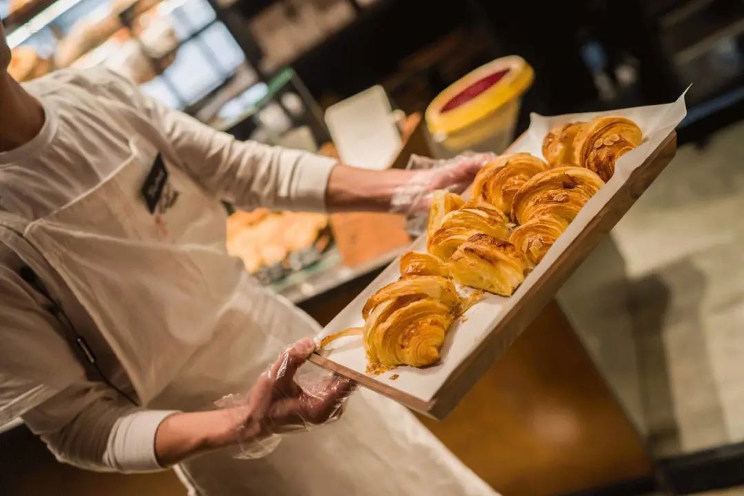 别幻想报复性消费了！复工后的烘焙店面怎么样了