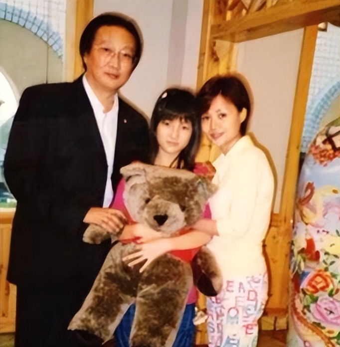 郭美美两次入狱原因,郭美美是怎么进监狱的