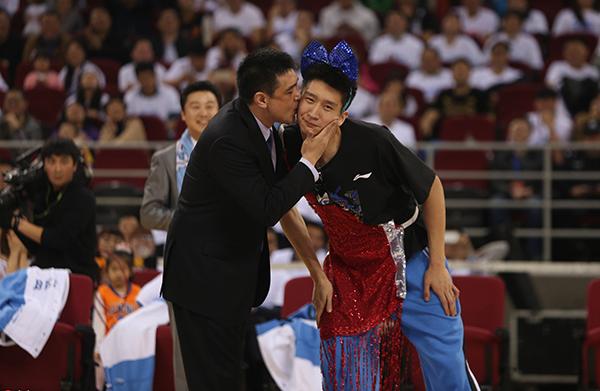 闵鹿蕾出山视频,闵鹿蕾回来当主教练吗