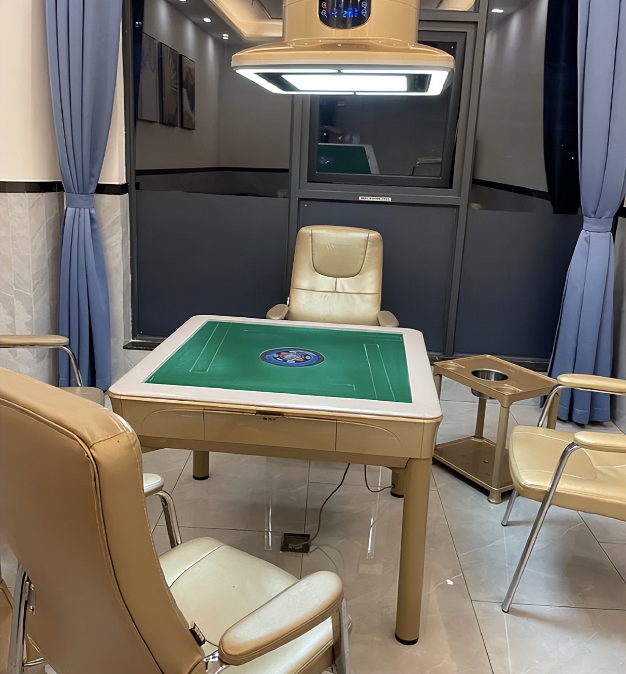 红极一时的商店落寞如何起死回生,风靡一时的奶茶店去哪了