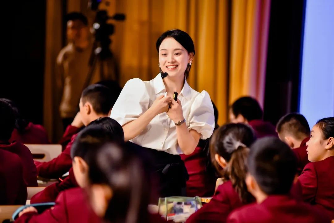 金苹果锦城一中，创办世界一流中学，做好受益终身的教育