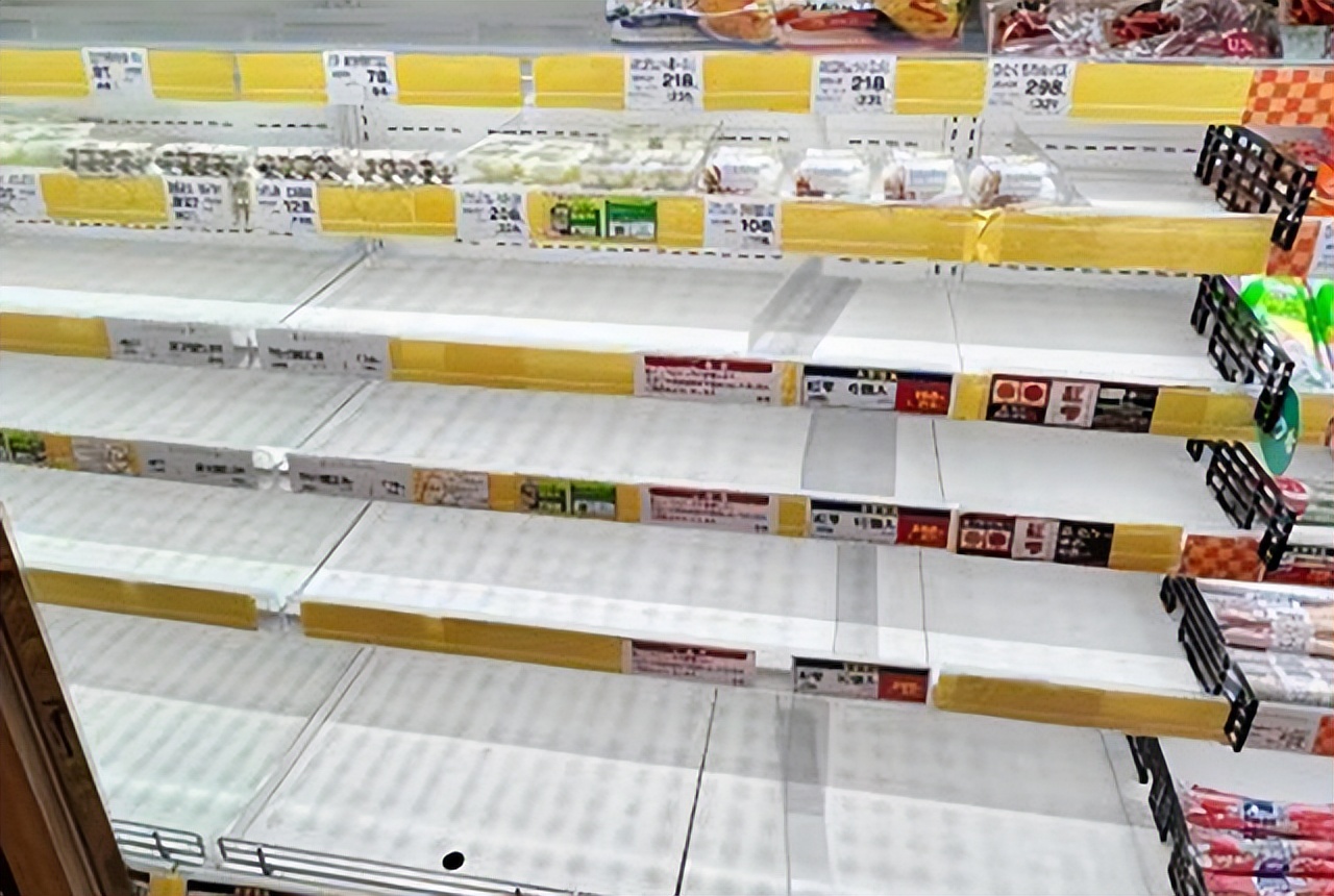 台湾400元买鸡蛋,台湾民众买24个鸡蛋花400元