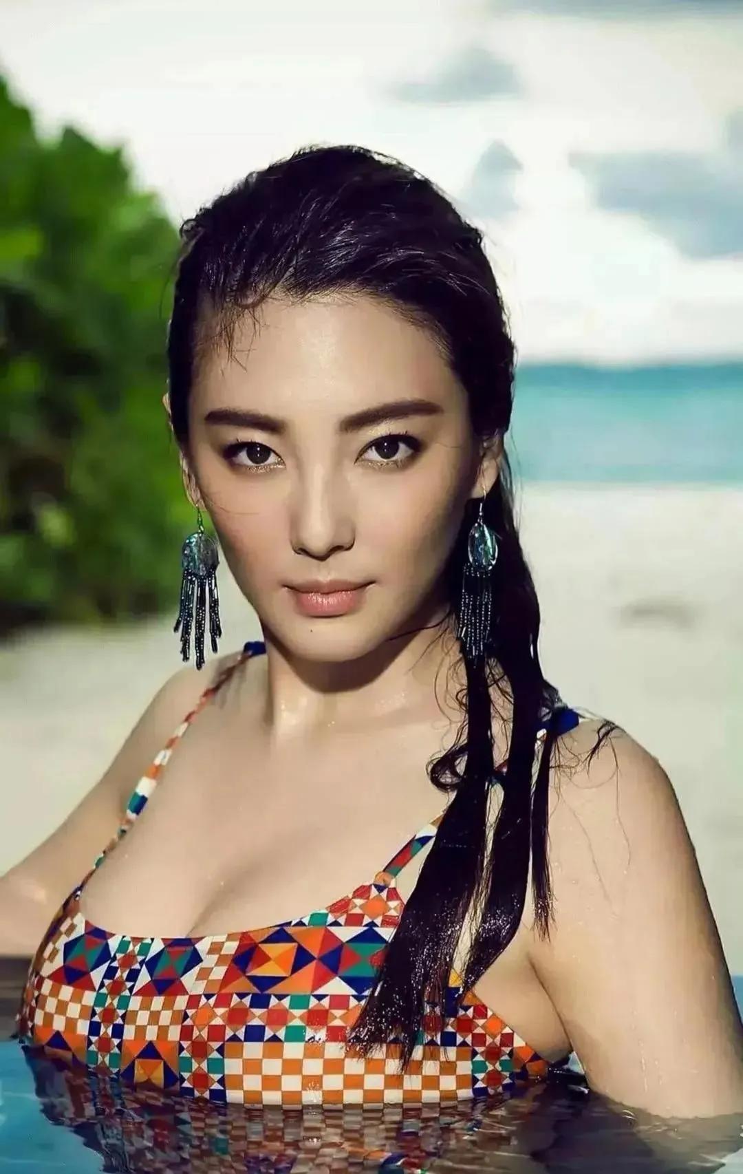 张雨绮也太有女王范了吧,十年过去张雨绮风采依旧