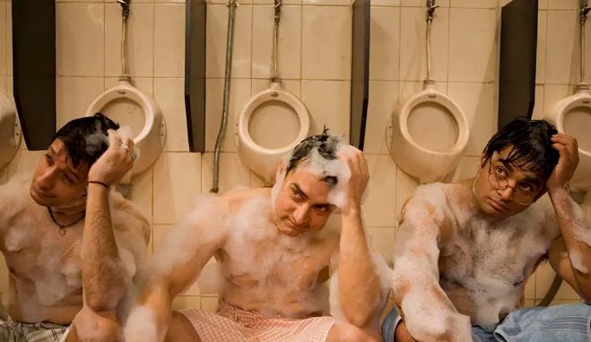 三傻大闹宝莱坞中的精彩画面,三傻大闹宝莱坞插曲一切顺利