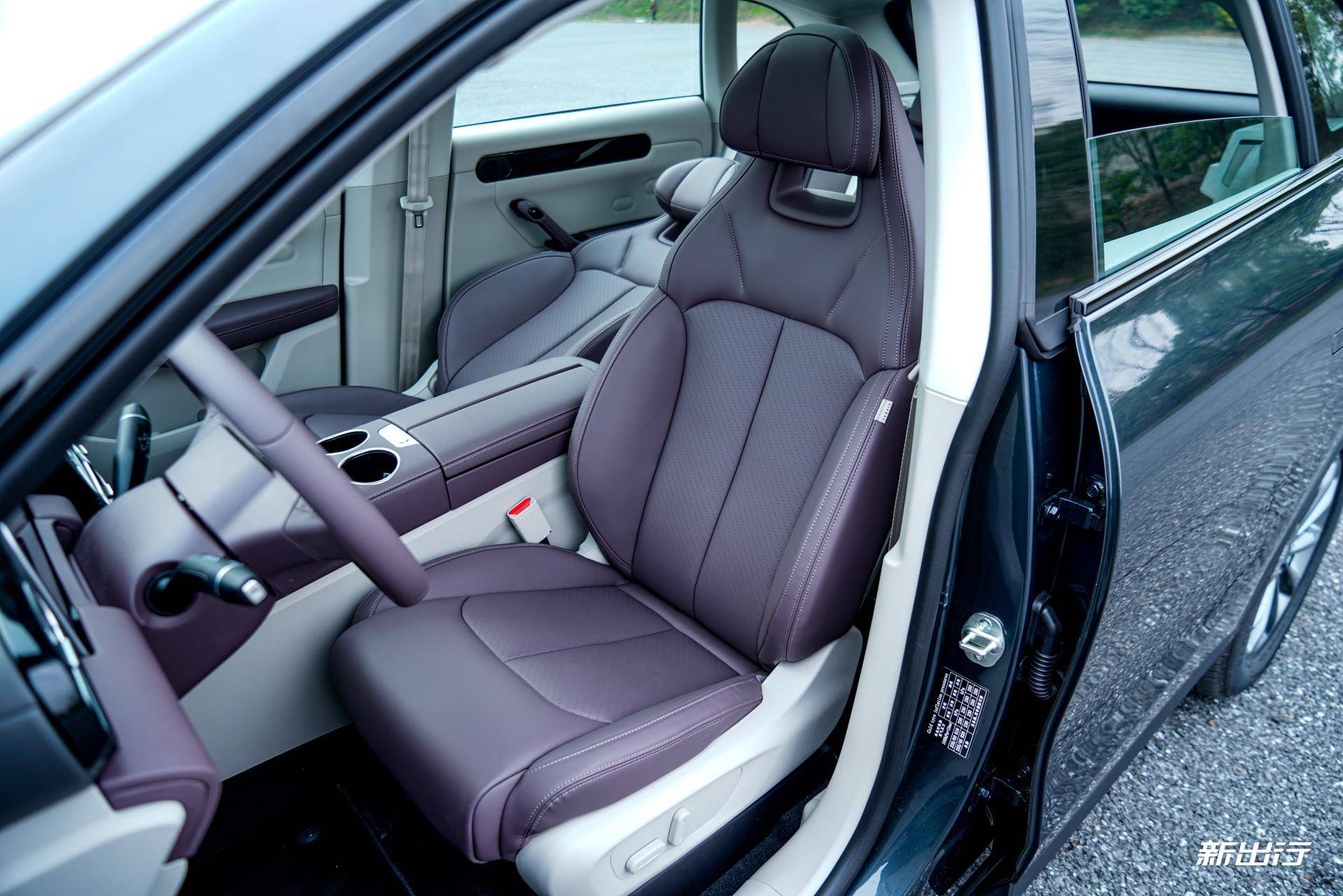 15万的中型SUV体验如何？静态实拍零跑23款C11