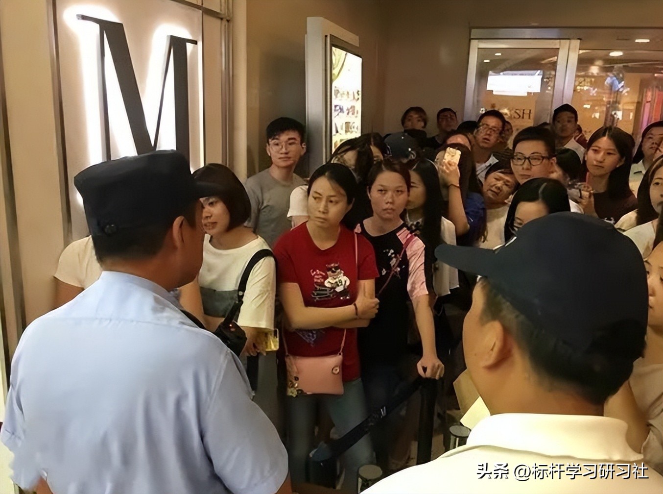 中国最“作死”网红店：砸1亿装修，却没干过路边摊