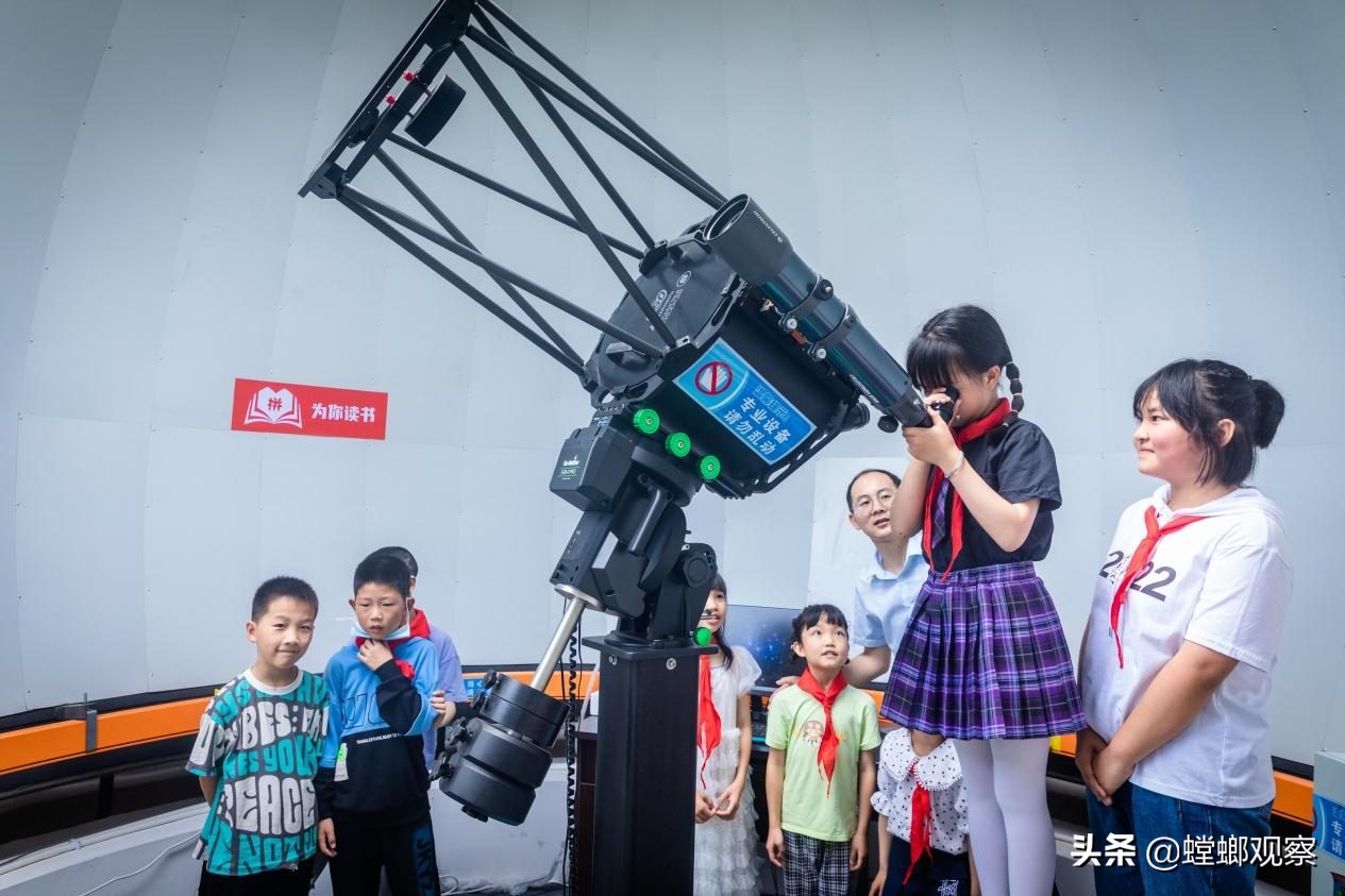 大山里的孩子仰望天空素材,大山深处的孩子视频