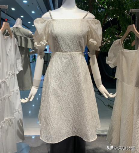 哥弟阿玛施撤柜剪标女装,哥弟阿玛施撤柜专卖店