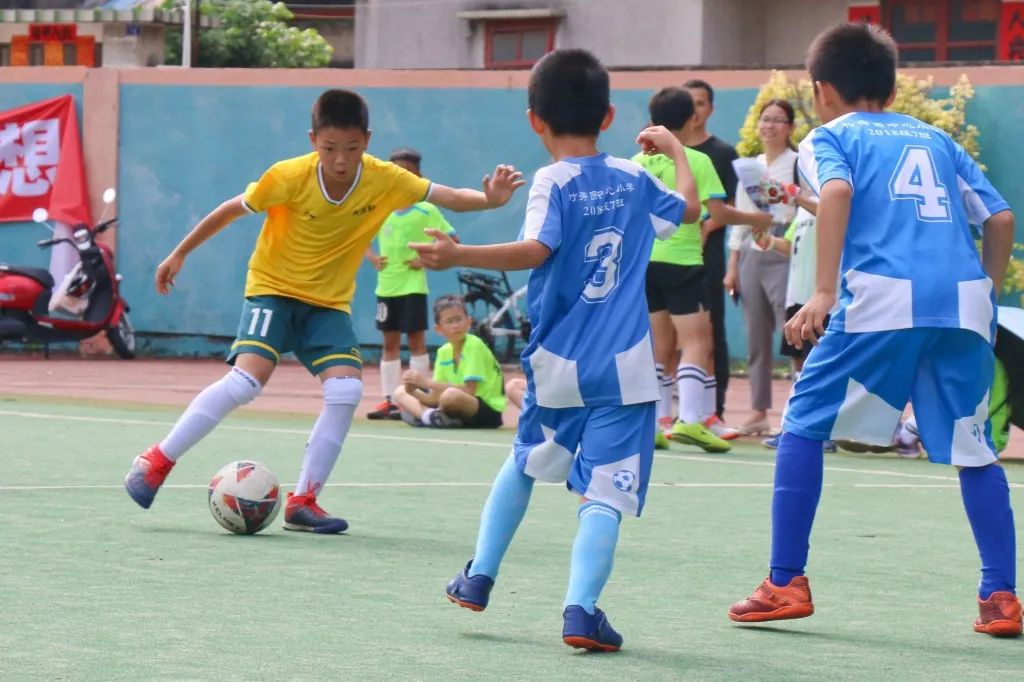 中山市校园足球联赛初中组,中山区第11小学总校直播足球比赛