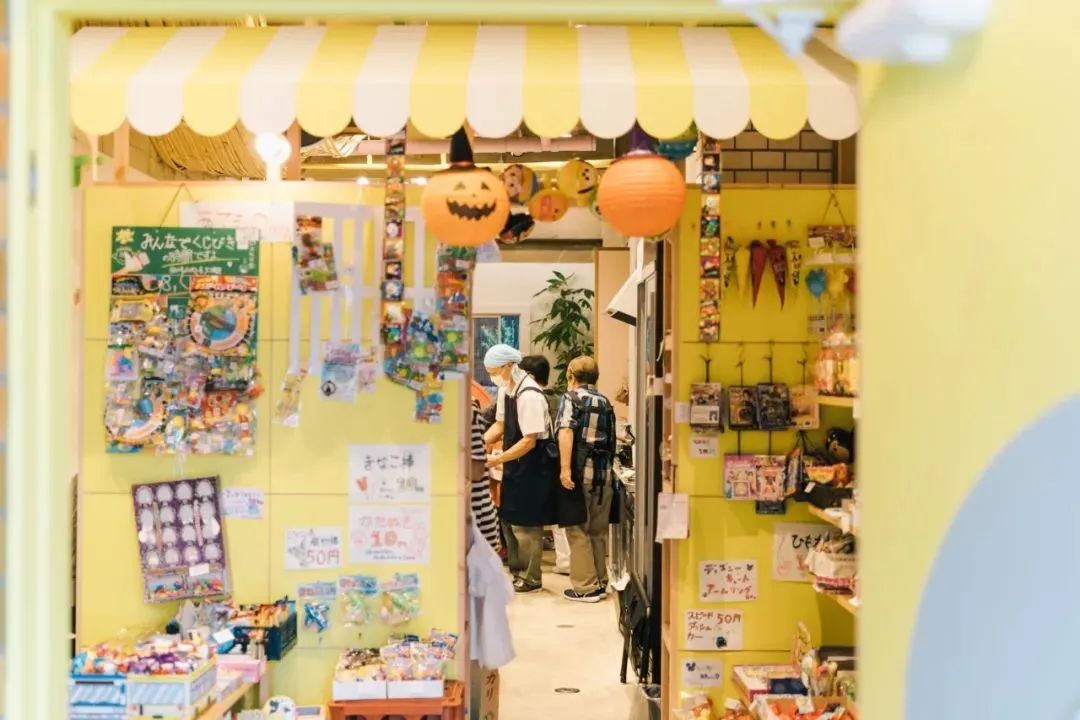 “チロル堂”，一家斩获世界大奖的零食店，用“魔法”守护孩子~