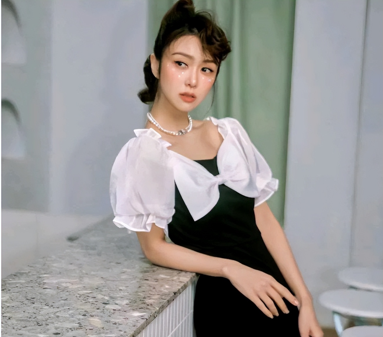 审美降级！不老女神从港风变成网红脸，网友认不出：低级太多