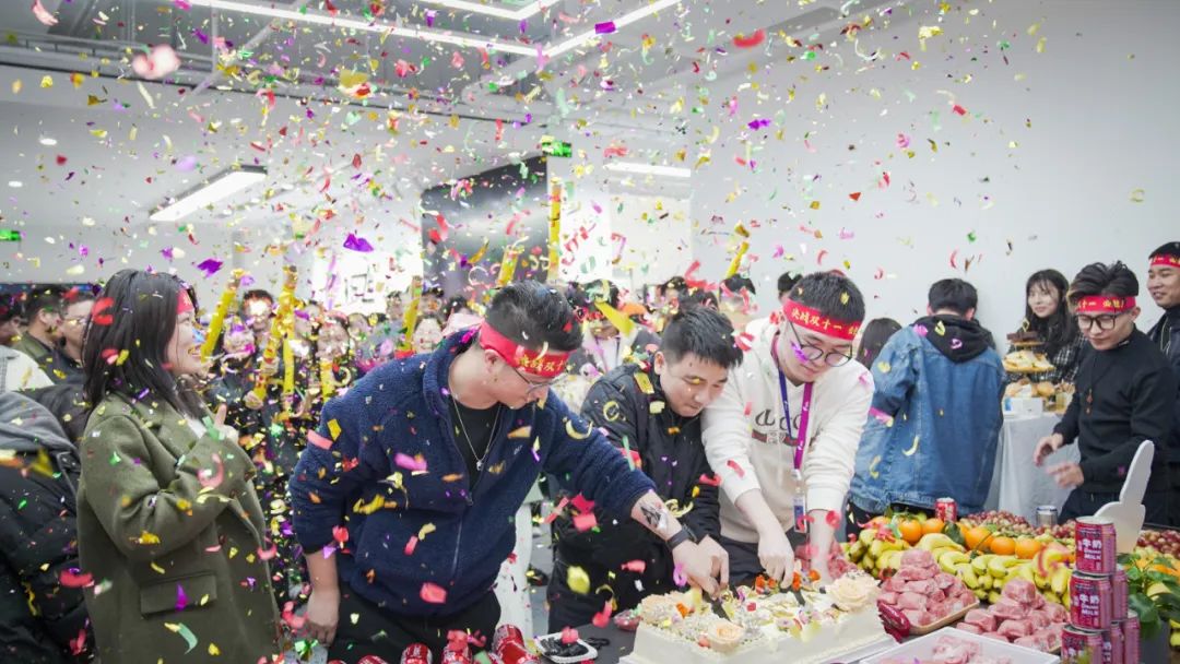 累计直播超30万小时后，五位头部DP聊了聊抖音电商的增长方*论法**