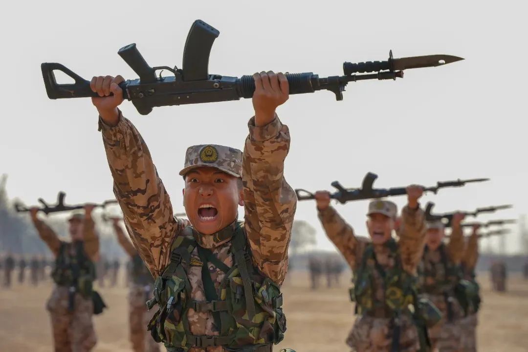 向日夜坚守边关的人民子弟兵致敬,春节向坚守岗位的人民子弟兵致敬