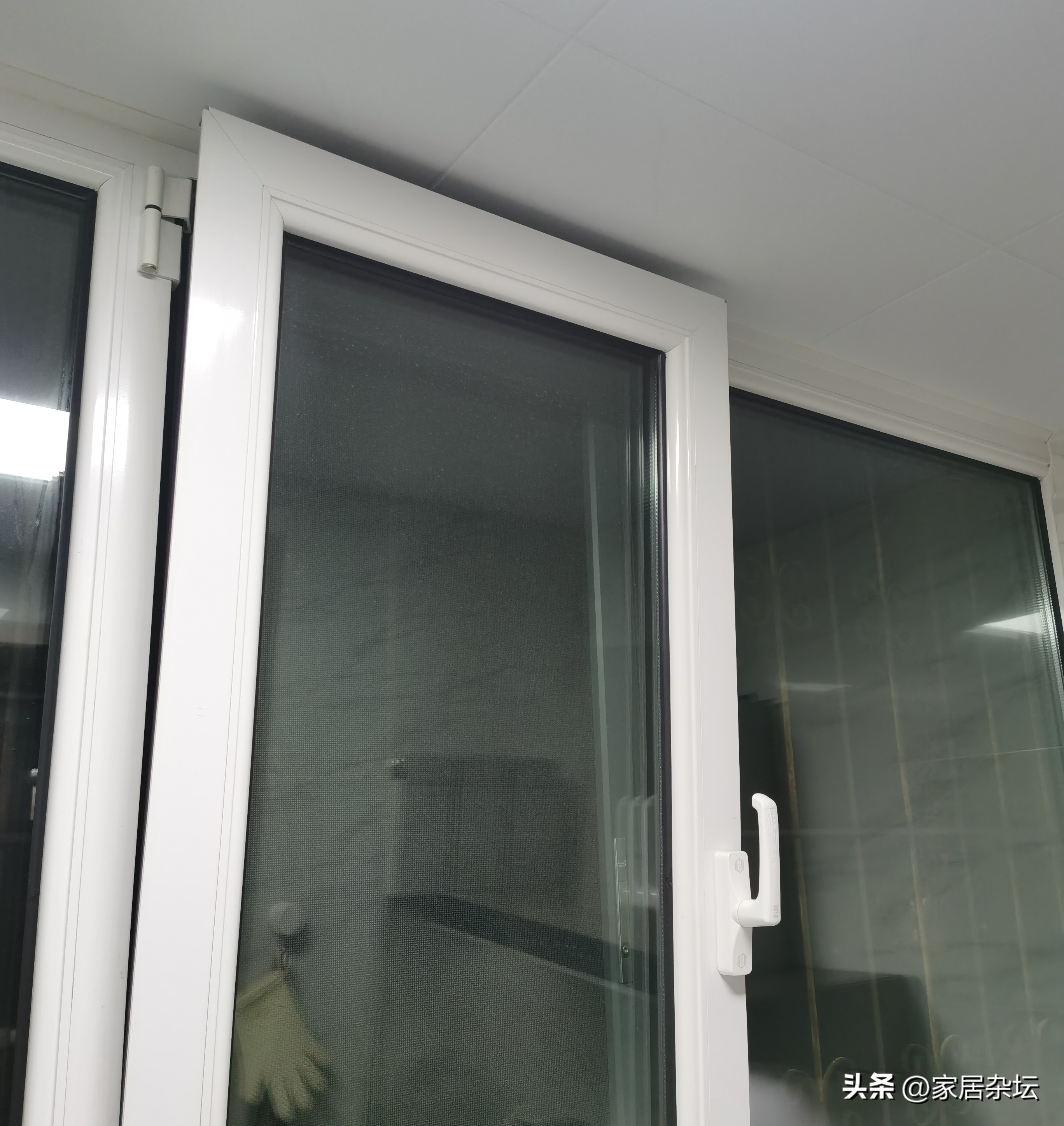 做饭时开油烟机是关窗还是开窗,抽油烟机开的时候需要开窗吗