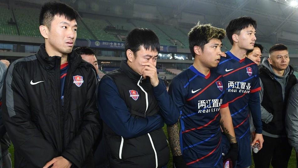 退出中超解散的俱乐部,重庆足球队解散原视频