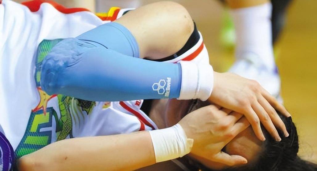 中国女篮王思雨照片好看一点的,徐杰和张茹王思雨身高啥关系