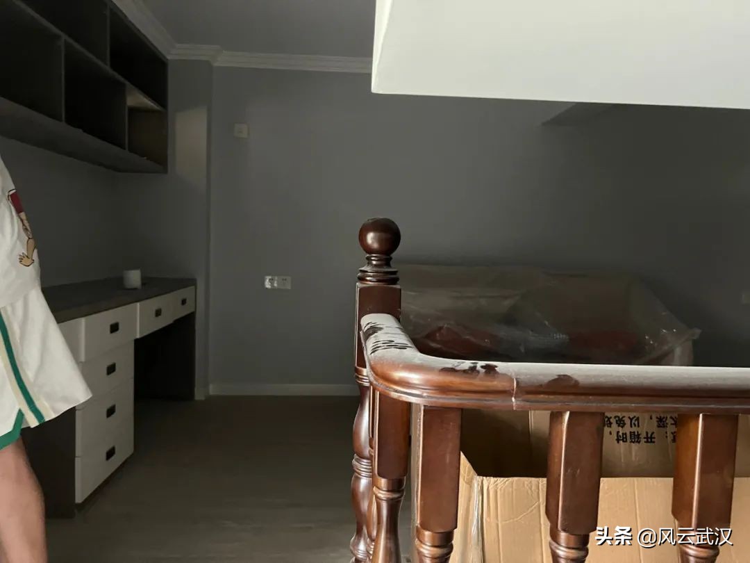 物业神操作!武汉一小区架空层变豪华“会所”