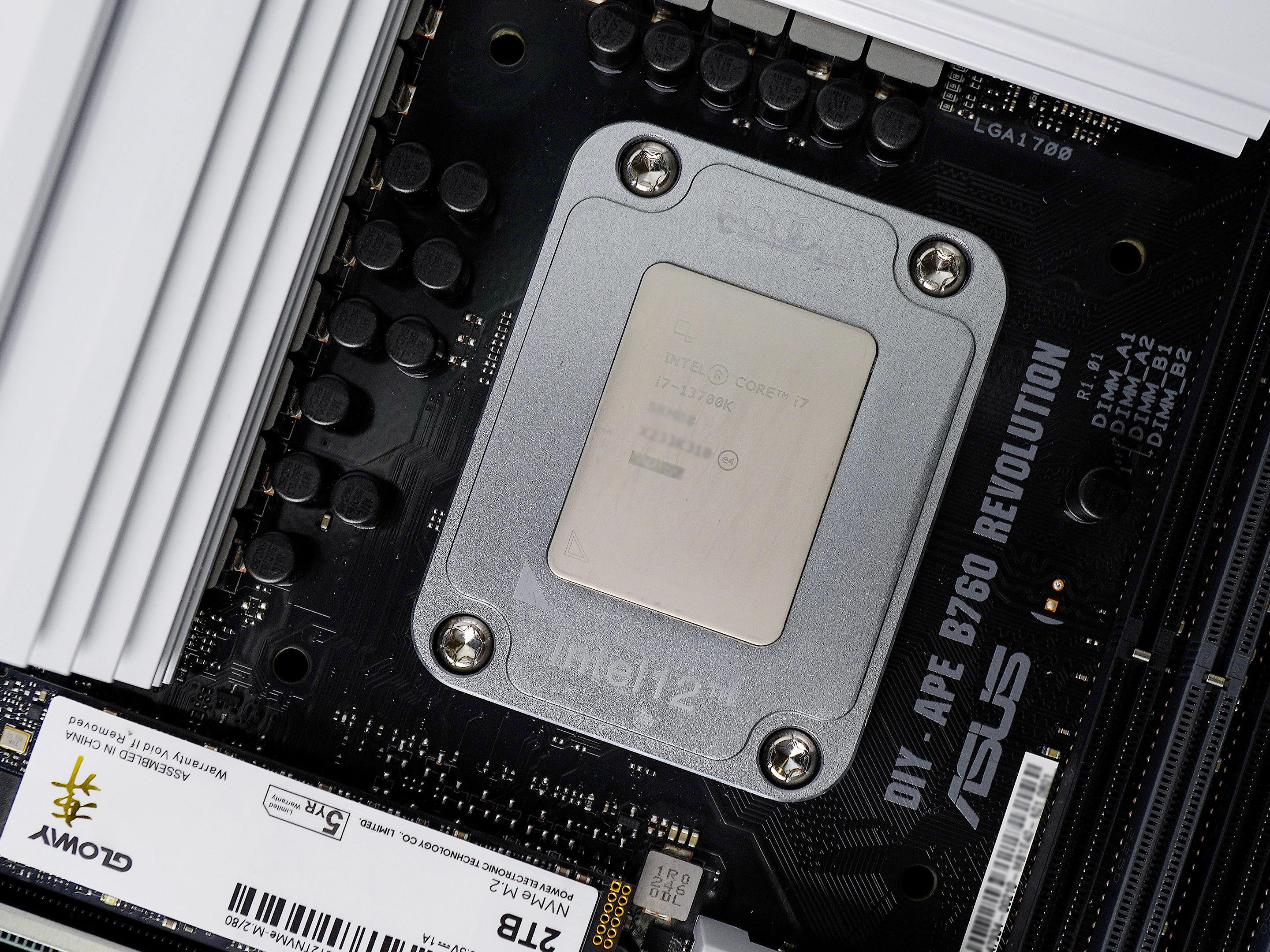 最新装机方式：背插式体验，I7+B760+RTX4070Ti攒台白白的主机