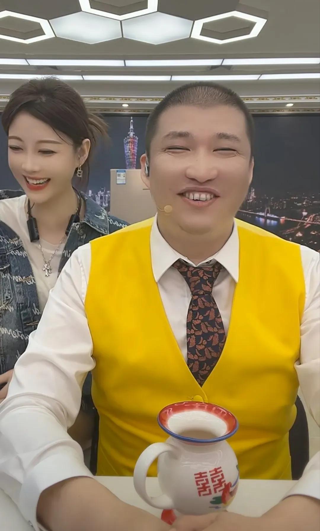 散打哥直播被砸东西完整版,散打哥被二驴签约了吗