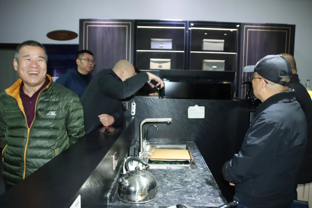 灞辫タ濂囩編姗辨煖,灞辫タ濂囩編鍘ㄦ煖绉戞妧鏈夐檺鍏徃