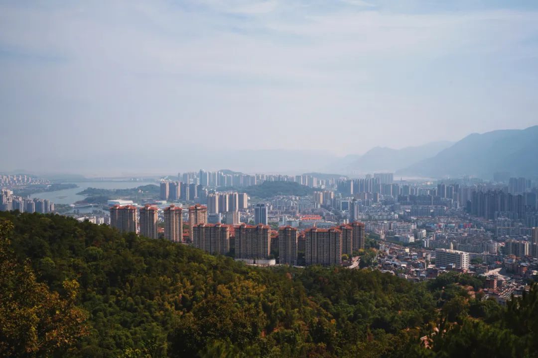 海美、小吃巨好吃！这个神还原游戏世界的小城，不该这样被埋没！