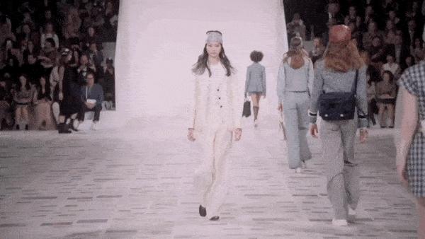 露后跟高跟运动鞋,不露脚高跟运动鞋