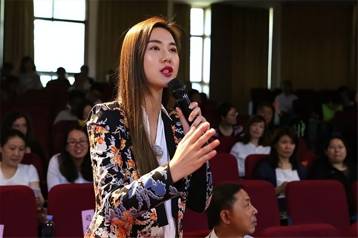 节目主持人苏畅个人资料,广西卫视主持人苏畅