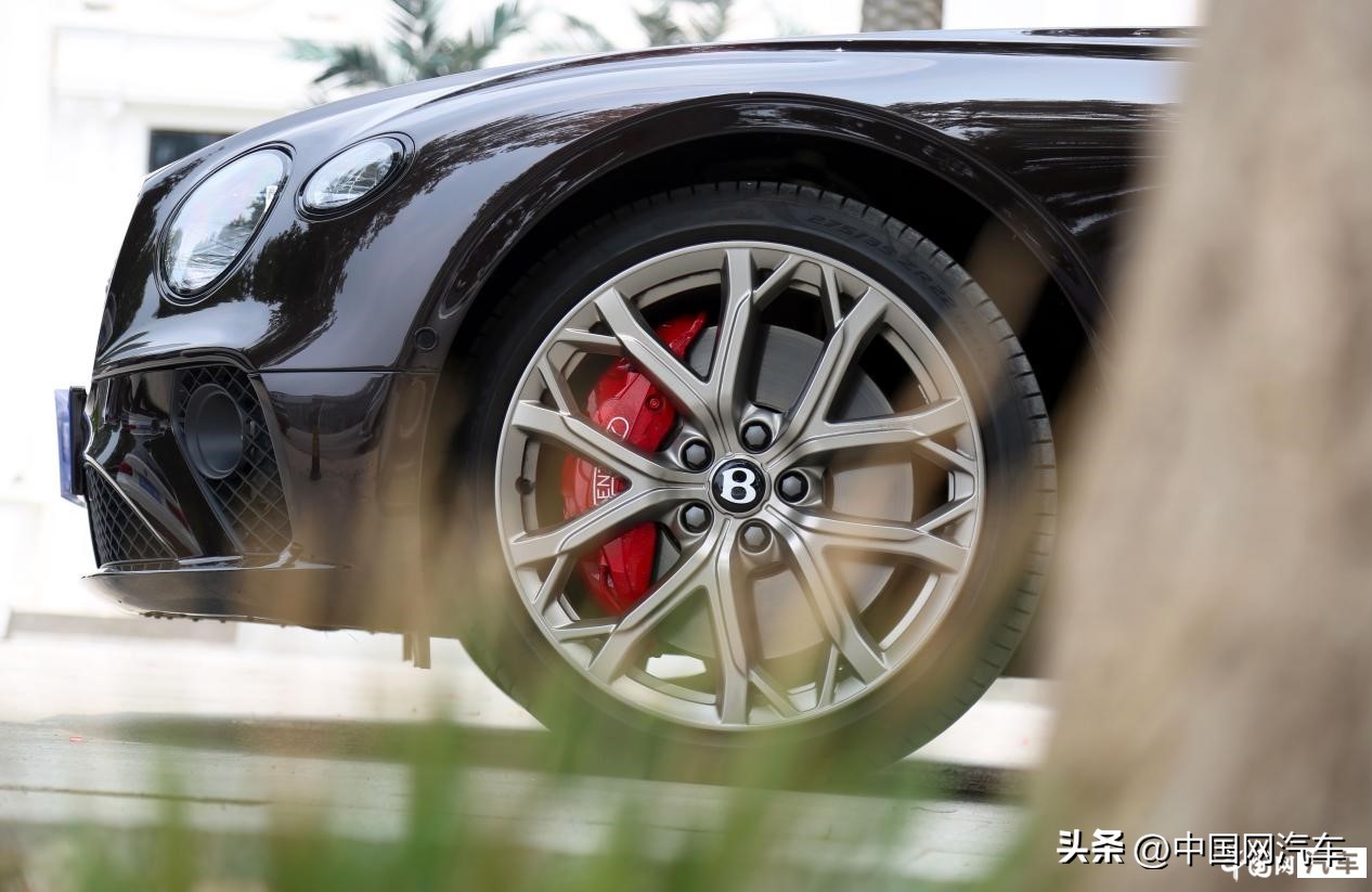 高贵气质动感拉风实拍宾利欧陆gts,沉浸式体验宾利欧陆gt