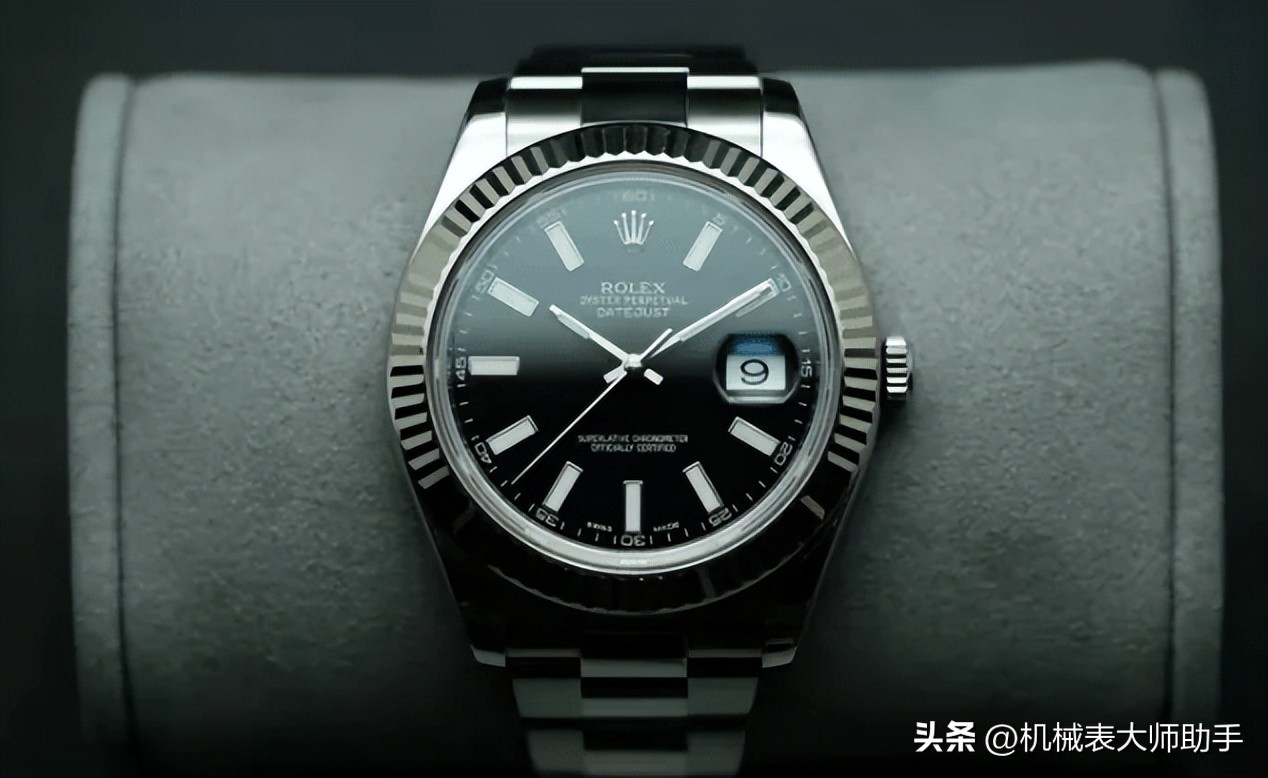 最适合秋冬佩戴的几款手表推荐,一年四季适合戴的手表有哪些品牌