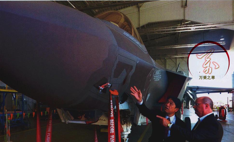 从没见过如此强悍的攻击型无人机,f35战斗机大战歼二零战斗机