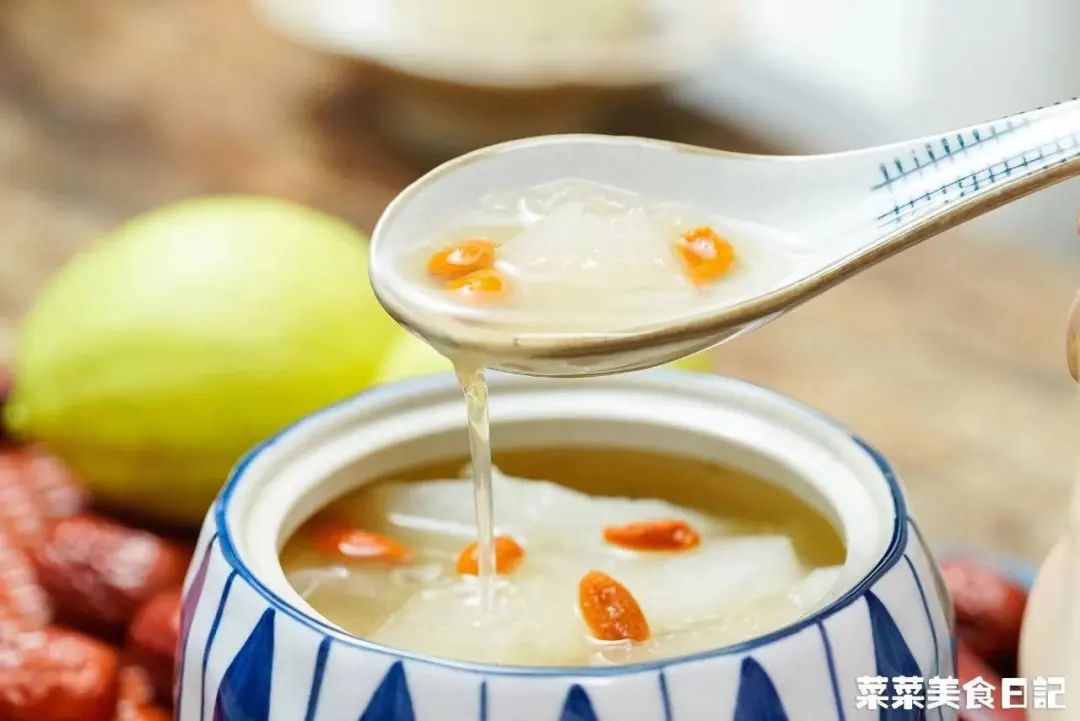 别一咳嗽就心慌！这一碗2步搞定，喝完喉咙都舒爽了