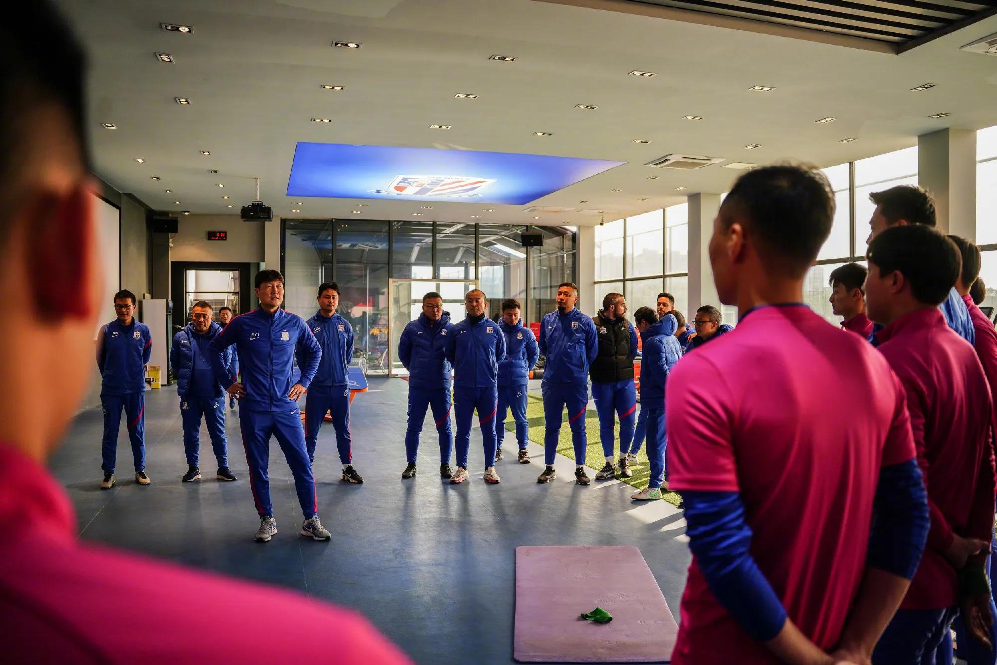 日籍教练足球,曝申花教练组新人已到位